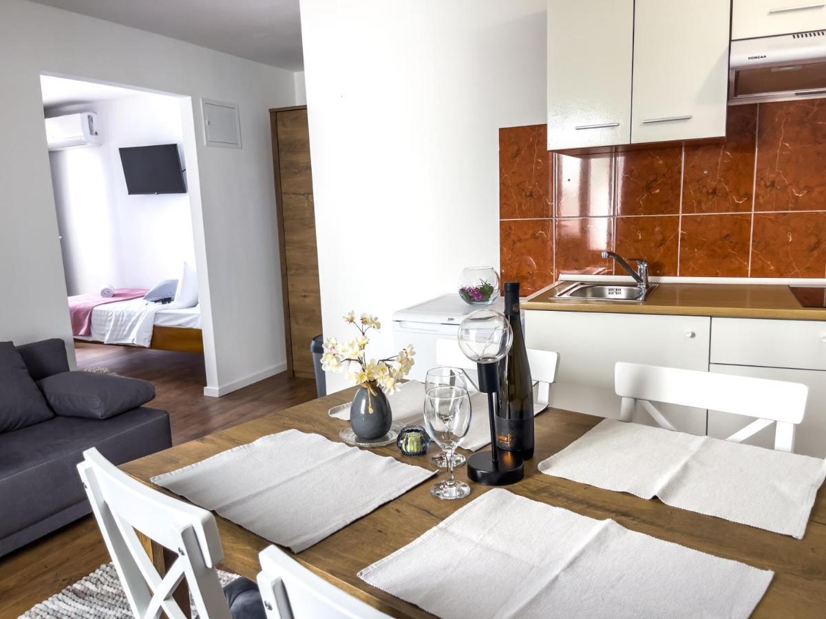 Apartment Goro